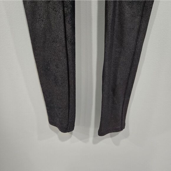 🐢 Spanx Leggings Small. Black some sheen/texture Size S - Picture 2 of 8